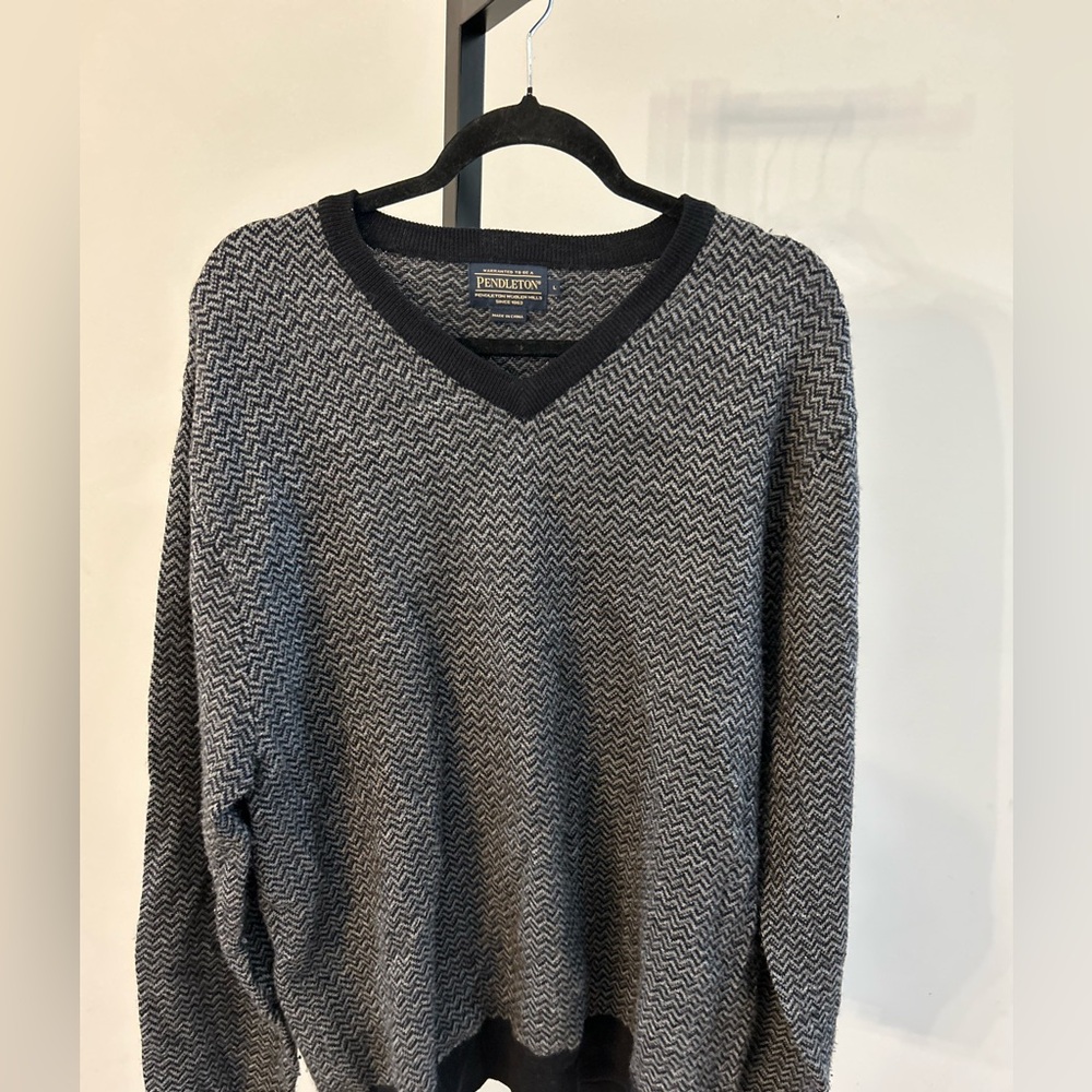 Pendleton men’s sweater size large